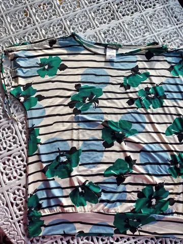 Blusa de liganete tamanho 48. 