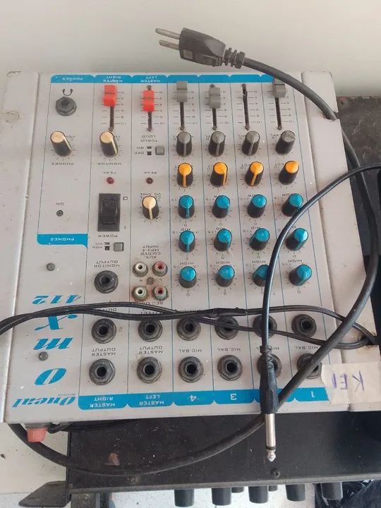 Mesa de Som,microfone sem fio, Amplificador e Caixa de Som - Foto 4