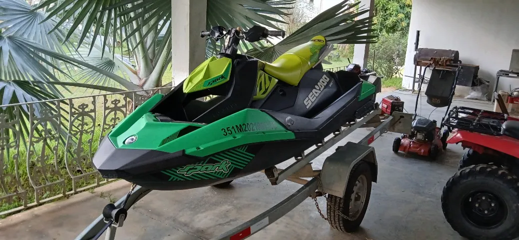 Jet sky SPARK TRIXX 3 lugares