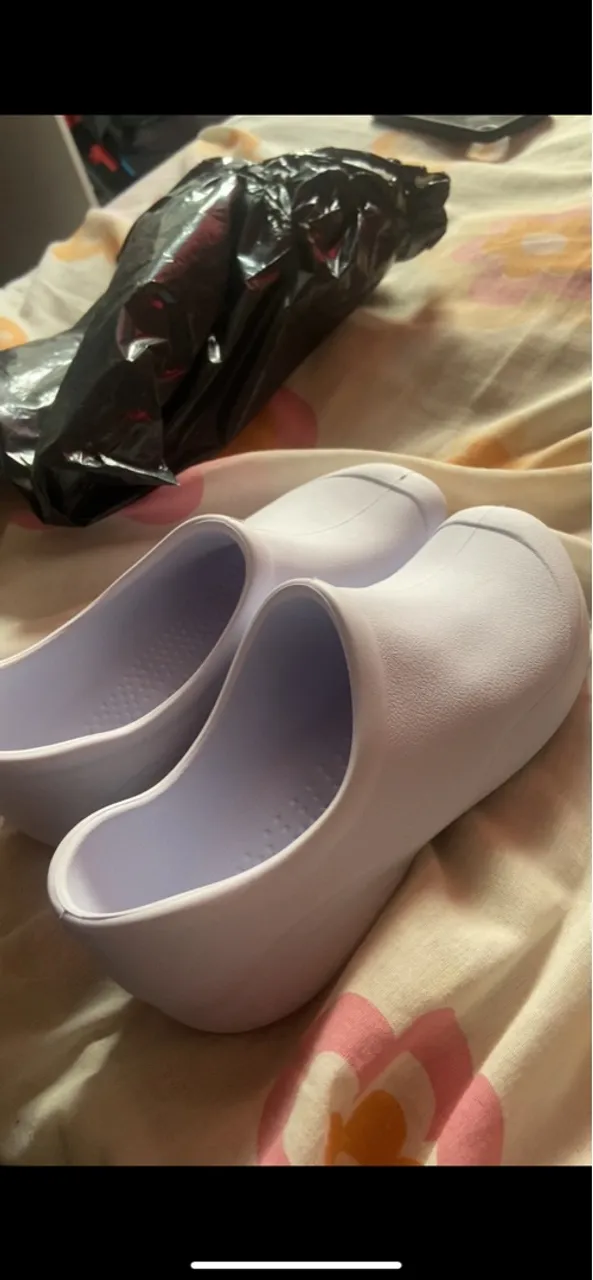 Sapatos nunca usados