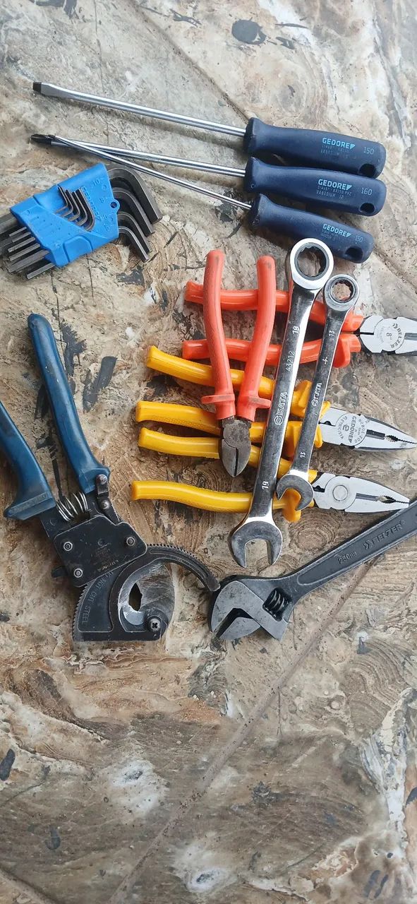 Vendo essas ferramentas e matérias 64850409933953123