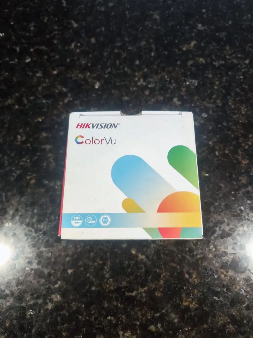 Câmera Hikvision ColorVu:(colorida 24h) Full HD 