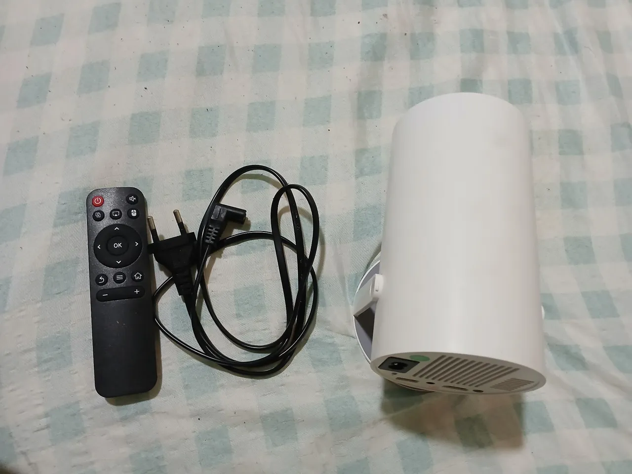 Projetor Portátil HY300