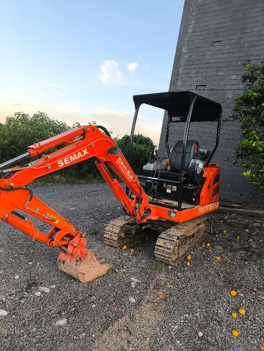 Mini escavadeira Semax Nova
