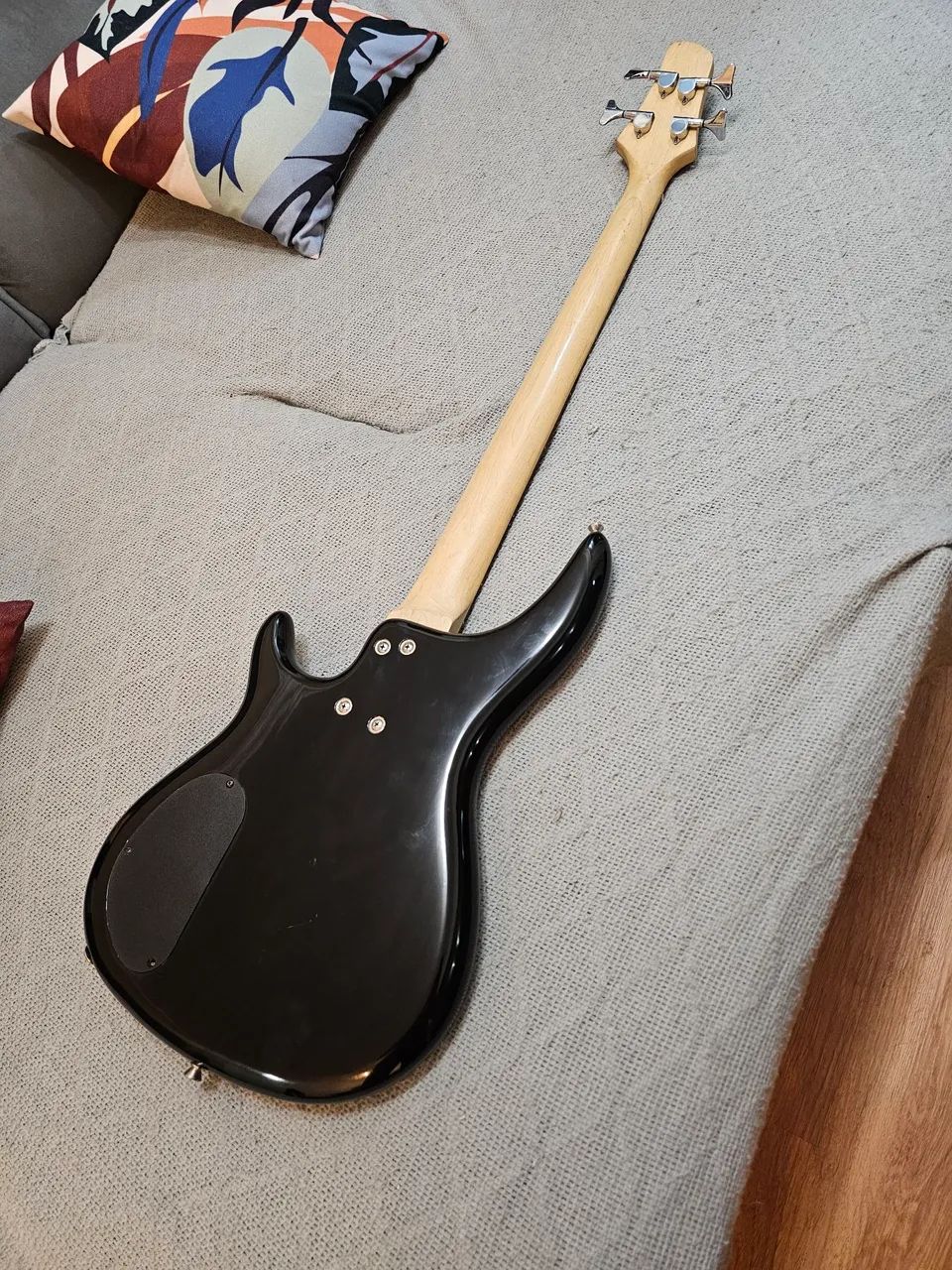 Baixo Memphis Tagima 4C - Estado de Novo  - Foto 5