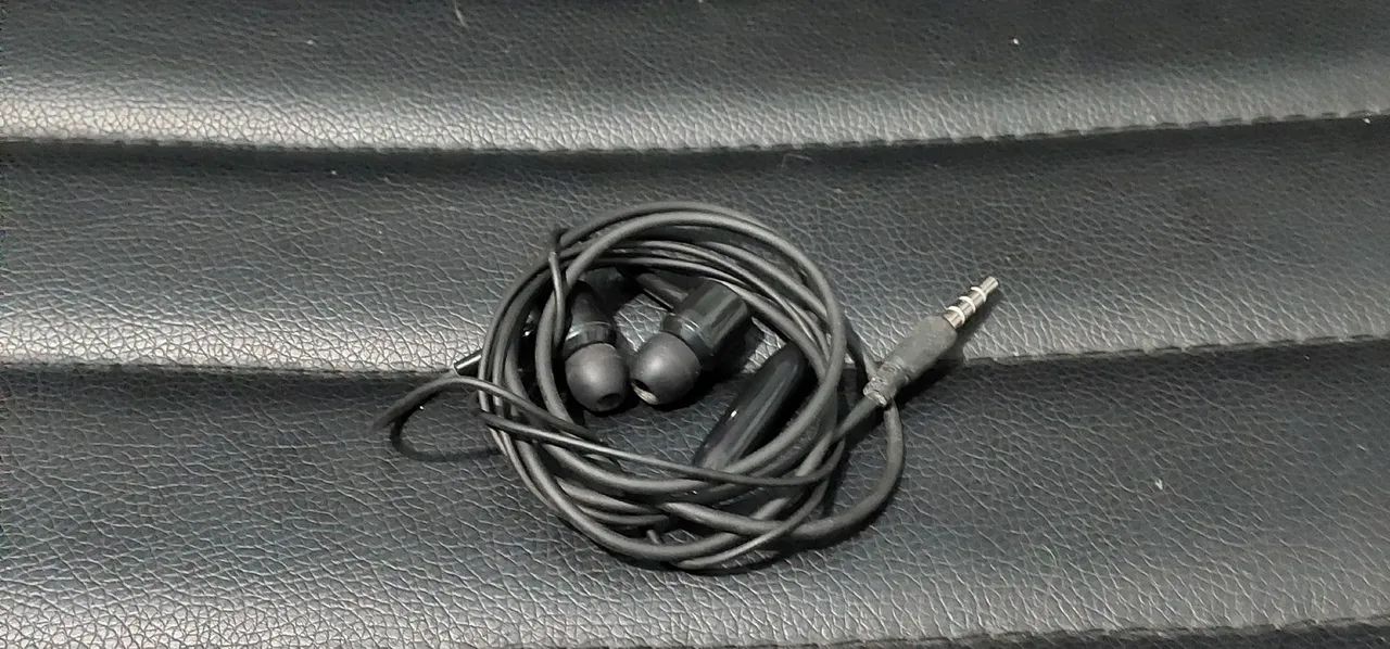 Fone de Ouvido com Fio - Entrada P2