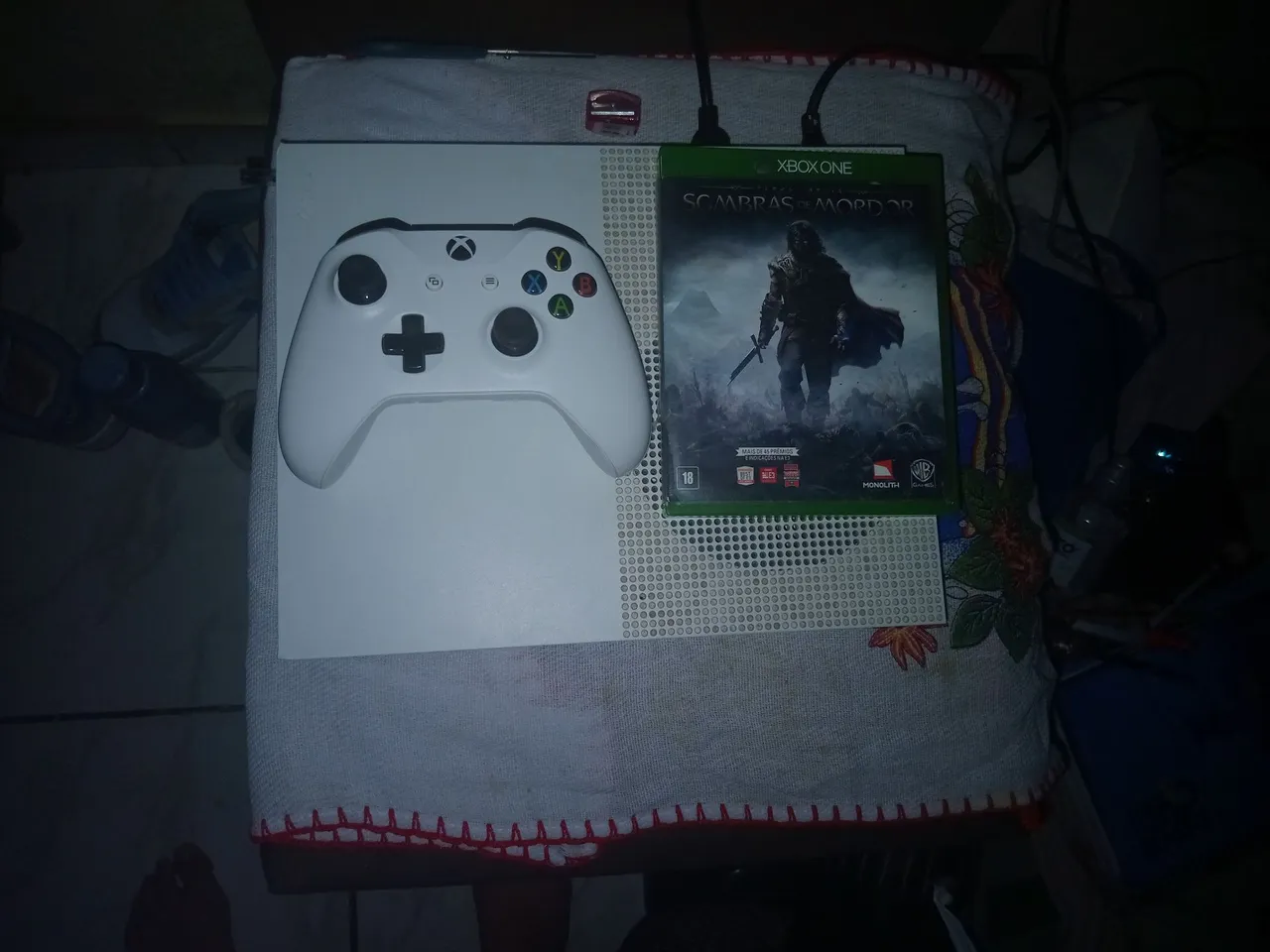 Xbox One + Jogo Sombras de Mordor