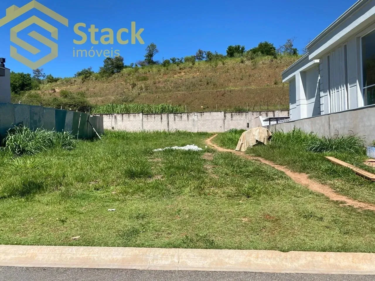 TERRENO A VENDA EM JUNDIAÍ NO CONDOMÍNIO FECHADO BRISAS JUNDIAÍ.