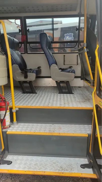 Vendo ou alugo micro ônibus 4x4 com ar condicionado volare 2014/2015 - Foto 4