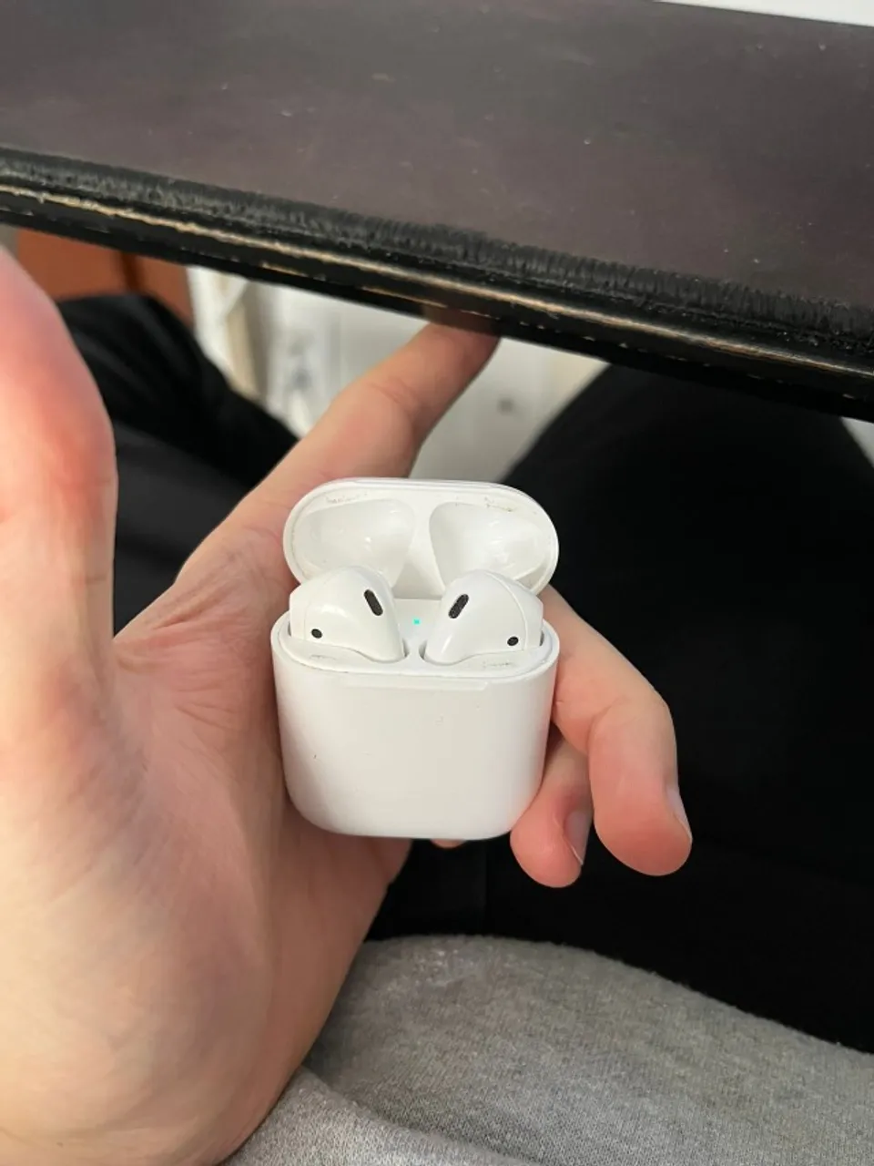 Apple Airpods 2a Geração