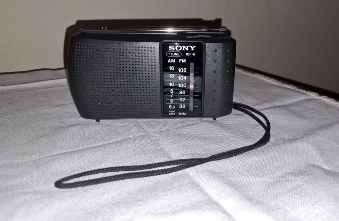 Rádio AM/FM Sony Portátil - Funcionando e conservado - Foto 4
