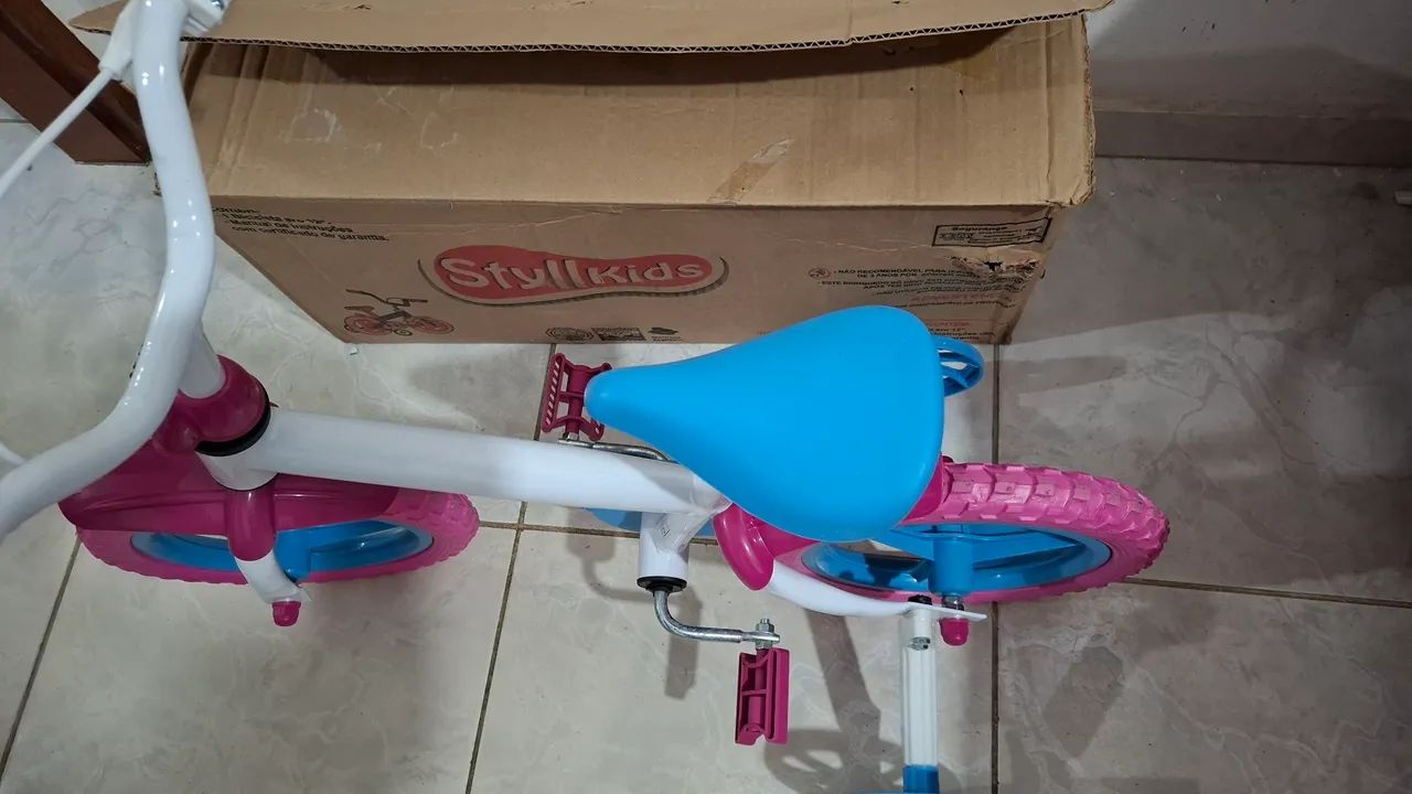 Bicicleta bicicletinha aro 12 menina rosa nova - Foto 3