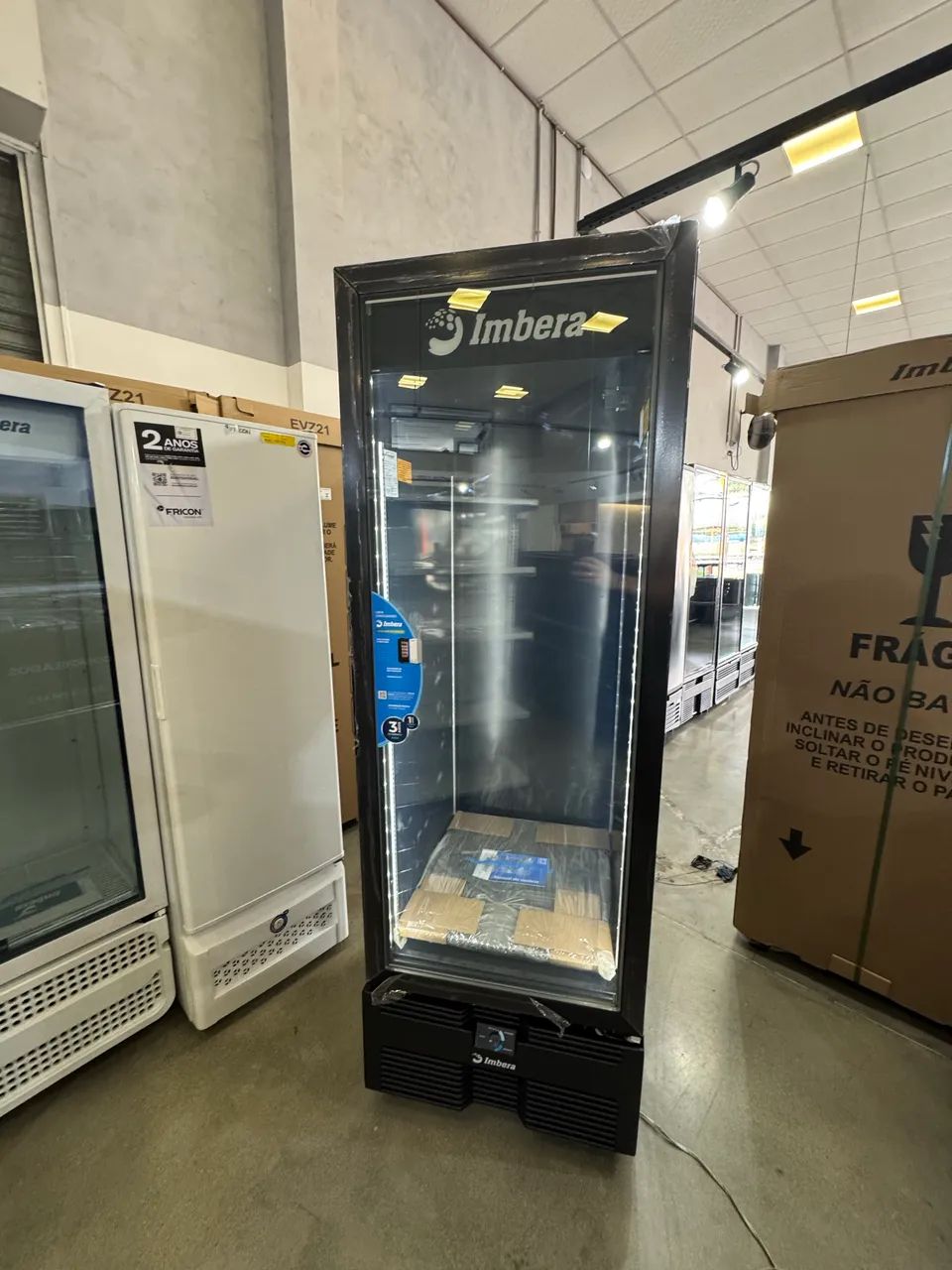 Freezer vertical porta de vidro 576 litros full black novo