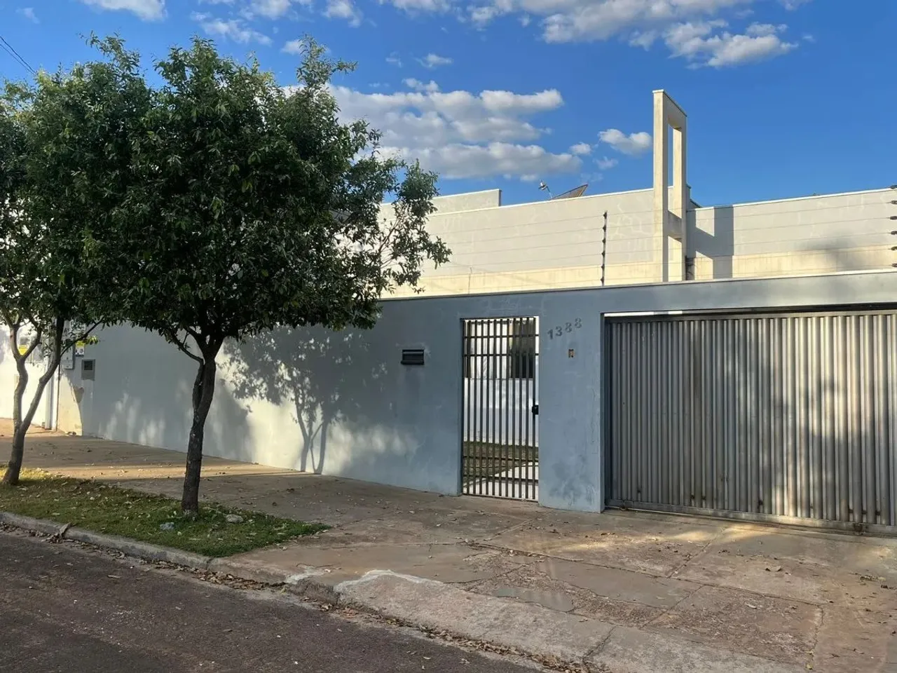 Casa tipo para venda com 2 quartos, sendo 1 suíte, 210m²