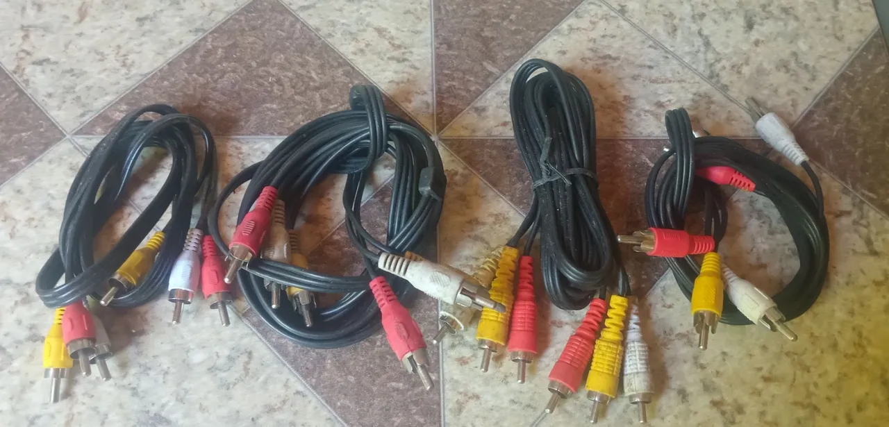 Cabos RCA para TV - 4 unidades