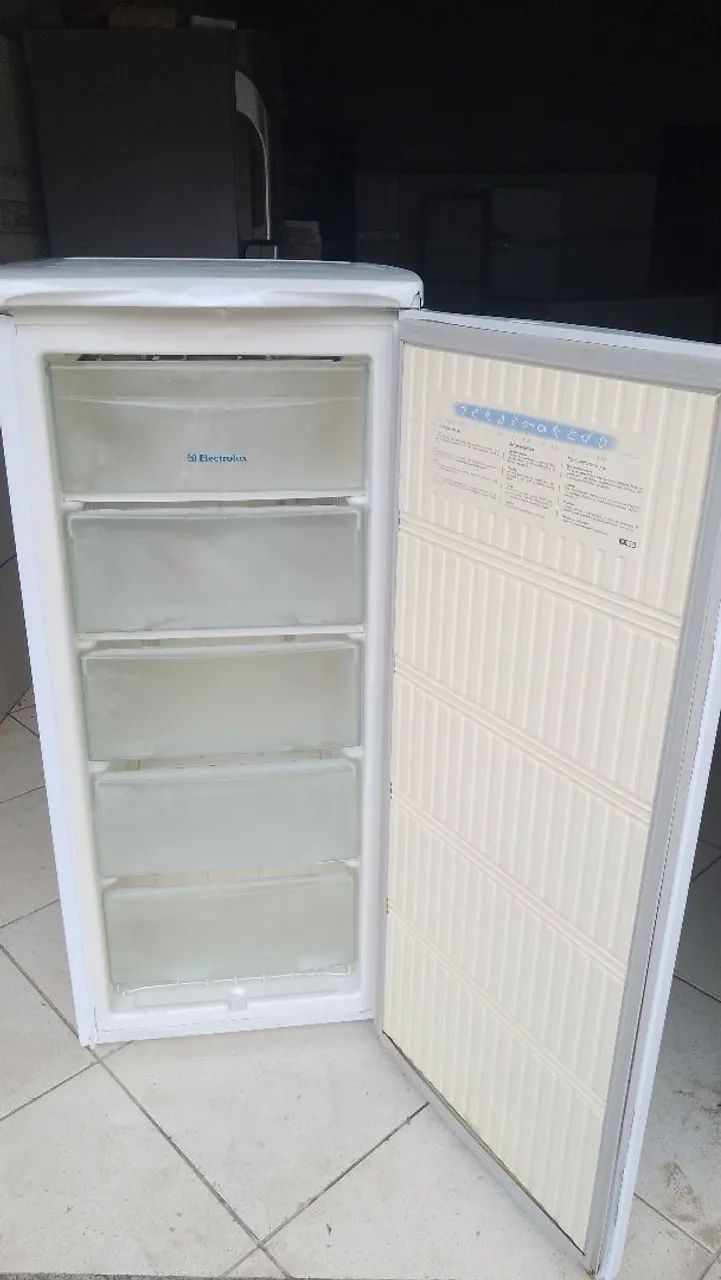Vendo frizer Electrolux uma porta dupla ação 5 gavetas,parco 12x entrego  - Foto 5