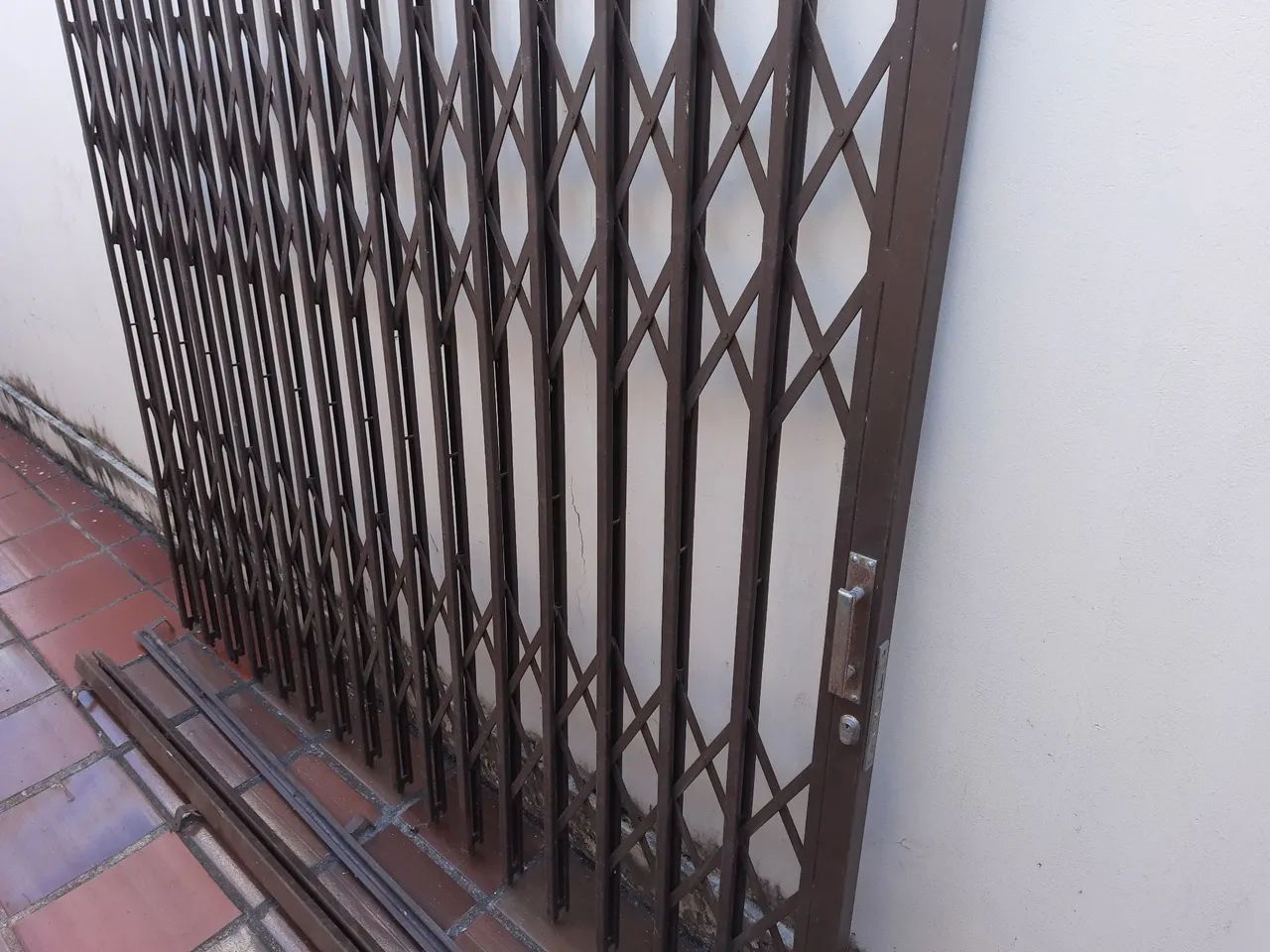 Grade Pantográfica de Proteção Para Janela - 1,45 X 1,80m - Foto 2