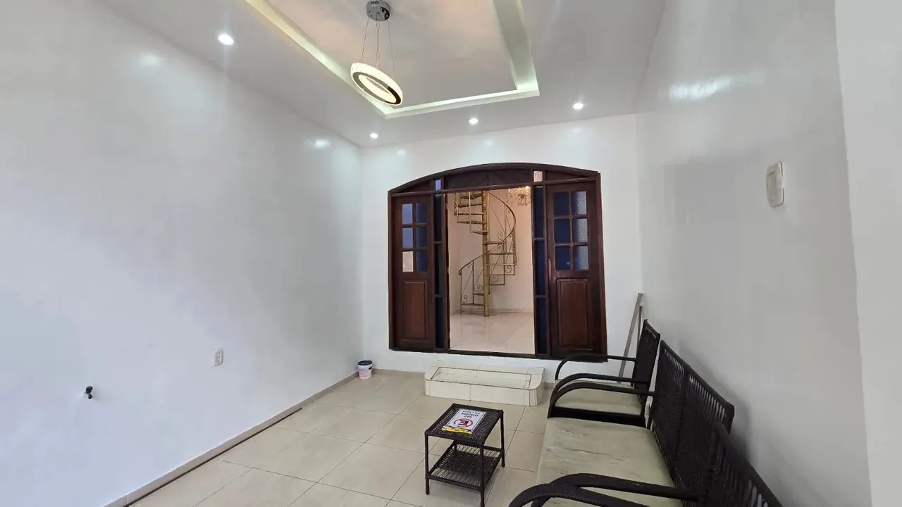 JCARVALHO ALUGA: Casa Duplex de 3/4 sendo 1 suíte em Nazaré