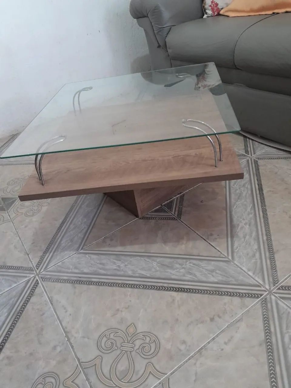 Mesa de centro de vidro e madeira - Foto 3