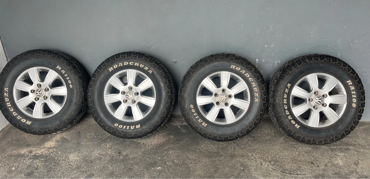 Rodas originais VW Amarok aro 16 c/ pneus Roadcruza