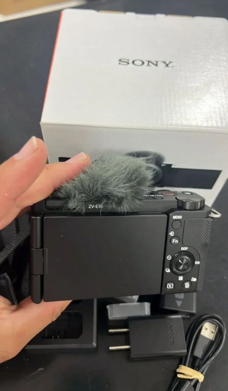 Câmera Digital Sony ZV-E10 24.2MP 3.0" Lente 16-50MM OSS  - Foto 3