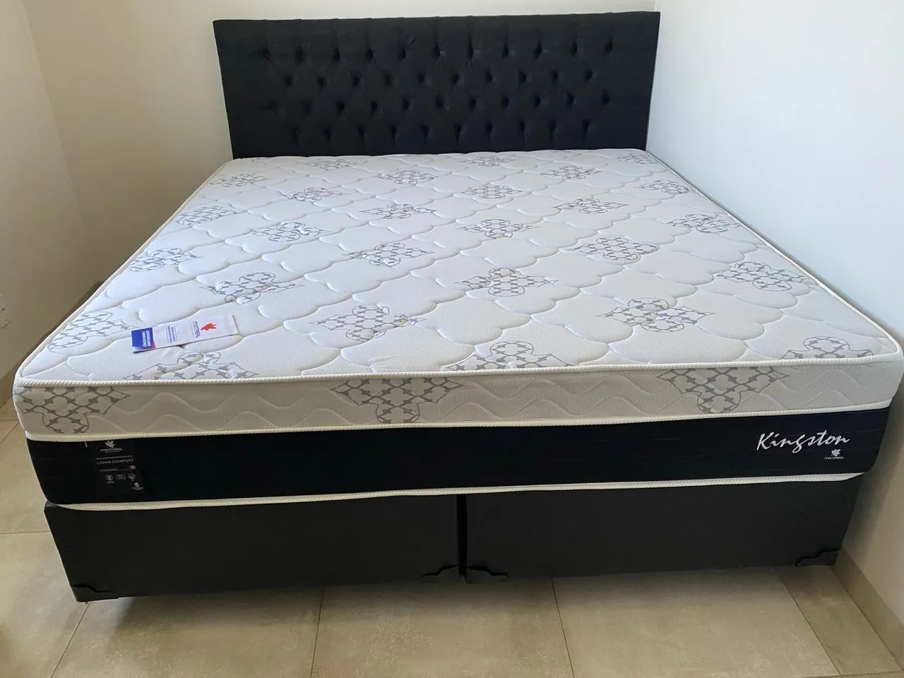 Cama Box Kingston com Cabeceira Estofada