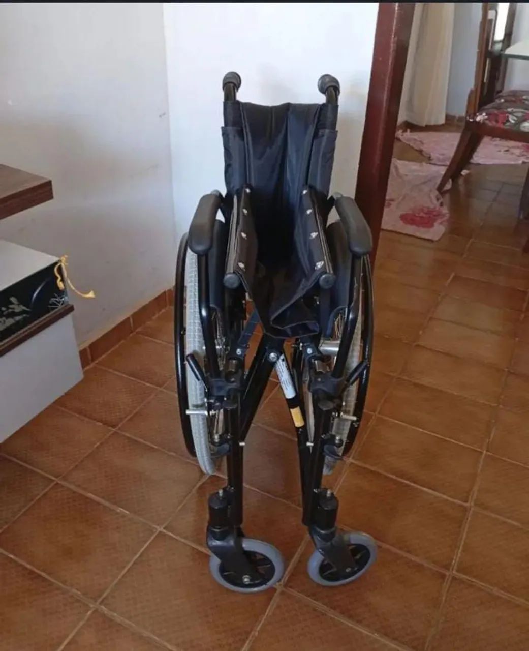 Cadeira de rodas manual  - Foto 4
