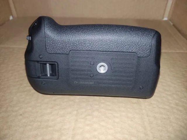Carregador  Canon T6i T6s Grip Bg-e18 Para Baterias Lp-e17  - Foto 5