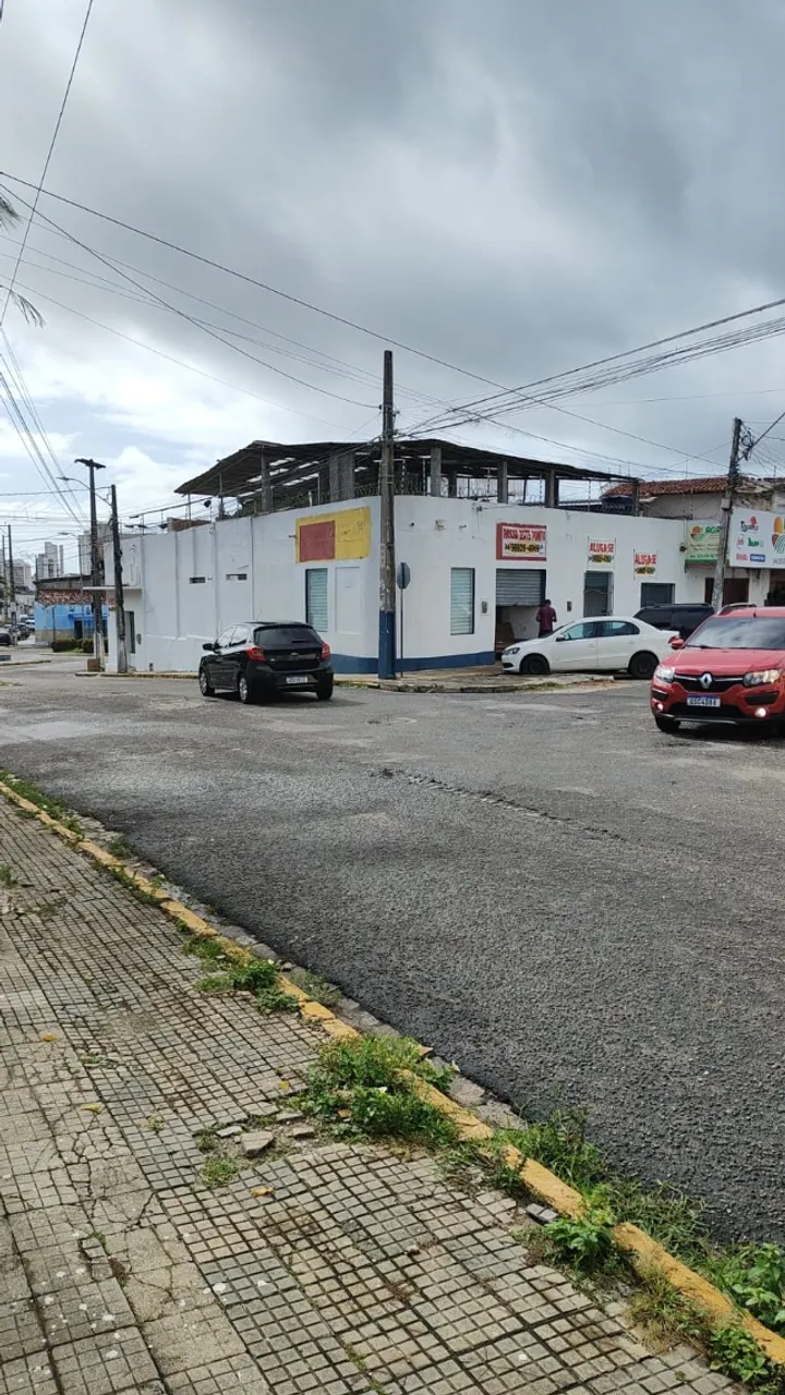 PONTO COMERCIAL DE ESQUINA NO ALECRIM