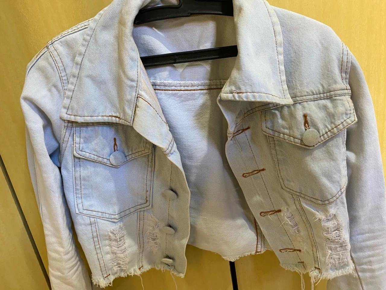 Jaqueta Jeans Destroyed Feminina - Tendência!