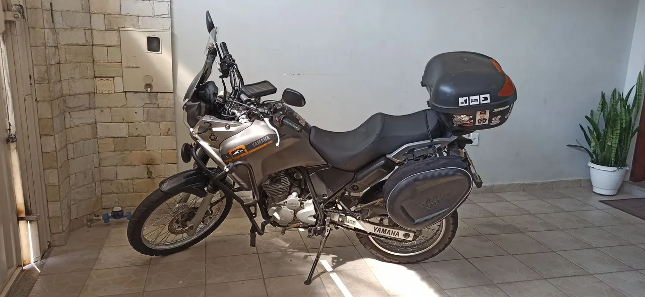 Yamaha TENERE 250 2016- Único dono!! Nota fiscal!! Vários acessórios!! IPVA 2025 OK