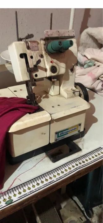 Máquina de costura