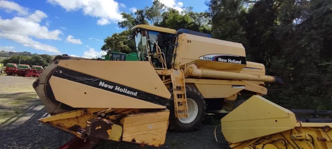 Colheitadeira New Holland - TC59, 23 pés. Fabricação 2004 - Foto 5