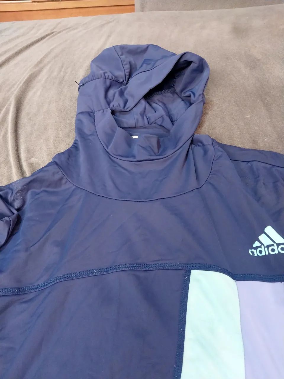 Camisa Adidas com Capuz Plus Size  - Foto 4