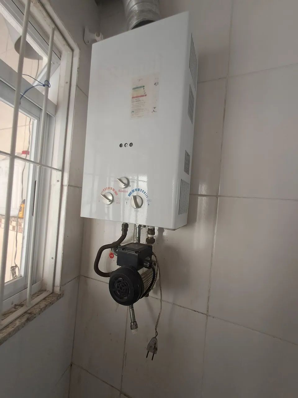 Aquecedor de água a gás Rinnai - Foto 3