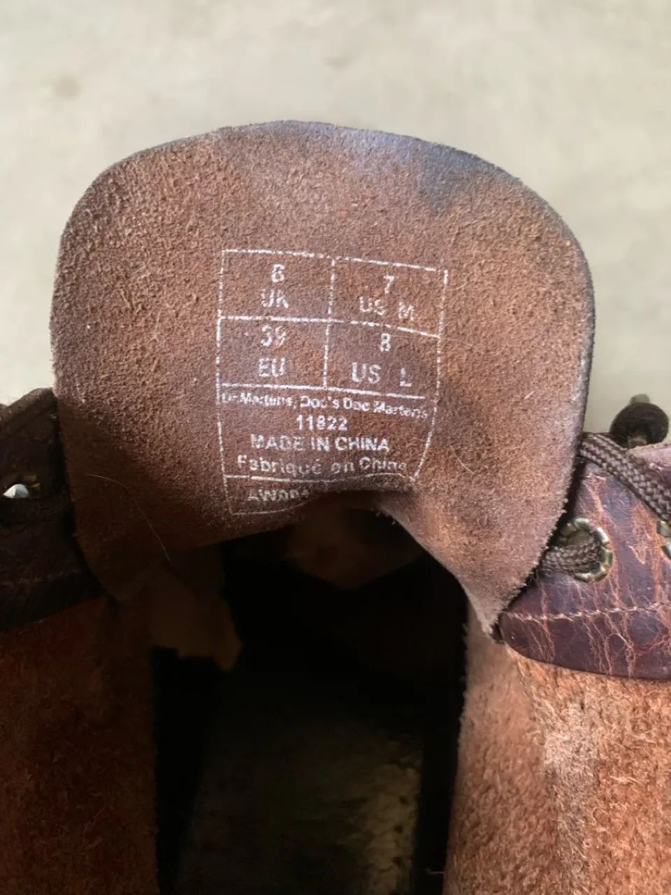 Bota Dr. Martens de Couro Marrom - Foto 4