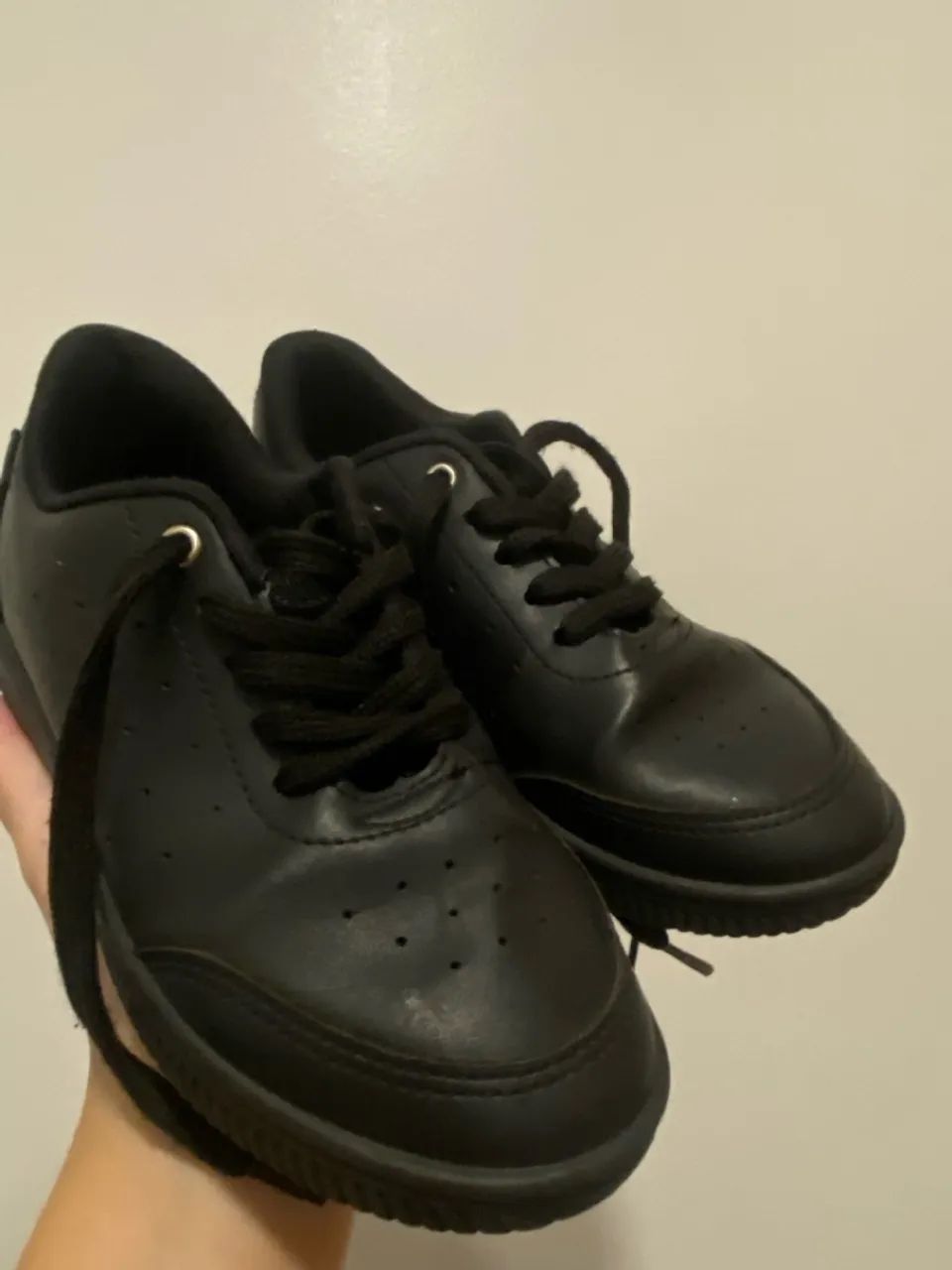 Vendo sapato preto criança 