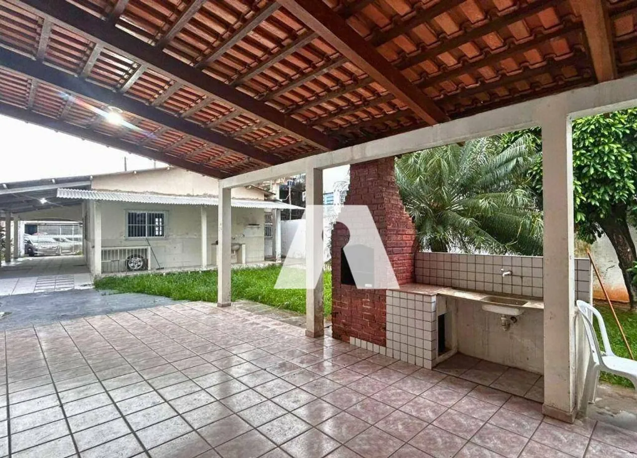 Casa com 5 dormitórios para alugar, 212 m² por R$ 4.831/mês - 7º Bec - Rio Branco/AC