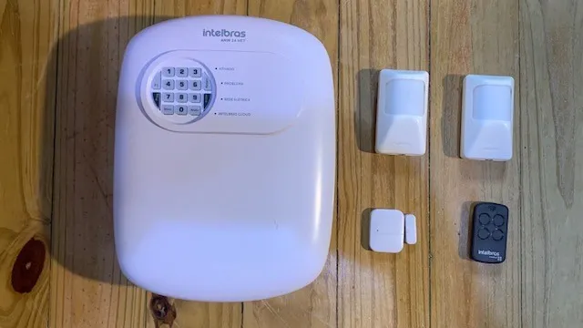 ? Central de Alarme Intelbras ANM 24 NET + Sensores e Controle Remoto| Pronta para Instar