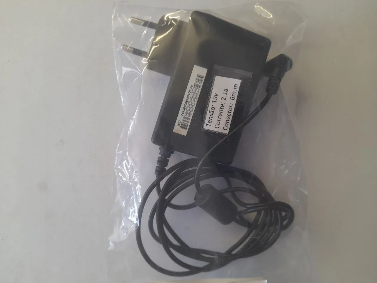 Carregador Celular 19V 2.1A 6mm