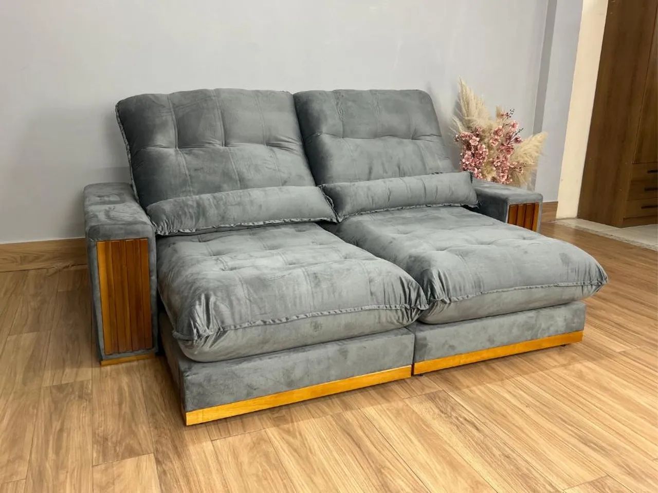 Sofá Retrátil e Reclinável Saquarema 2.30m Molas Ensacadas l64 - Foto 2