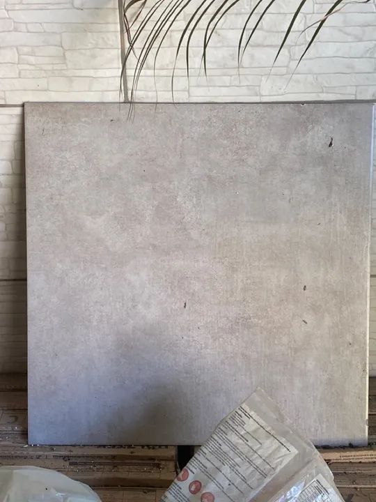 Vendo 70 metros de piso cerâmica 