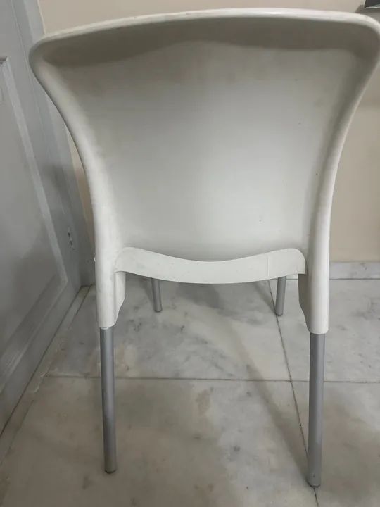 Cadeiras Plásticas - Foto 2