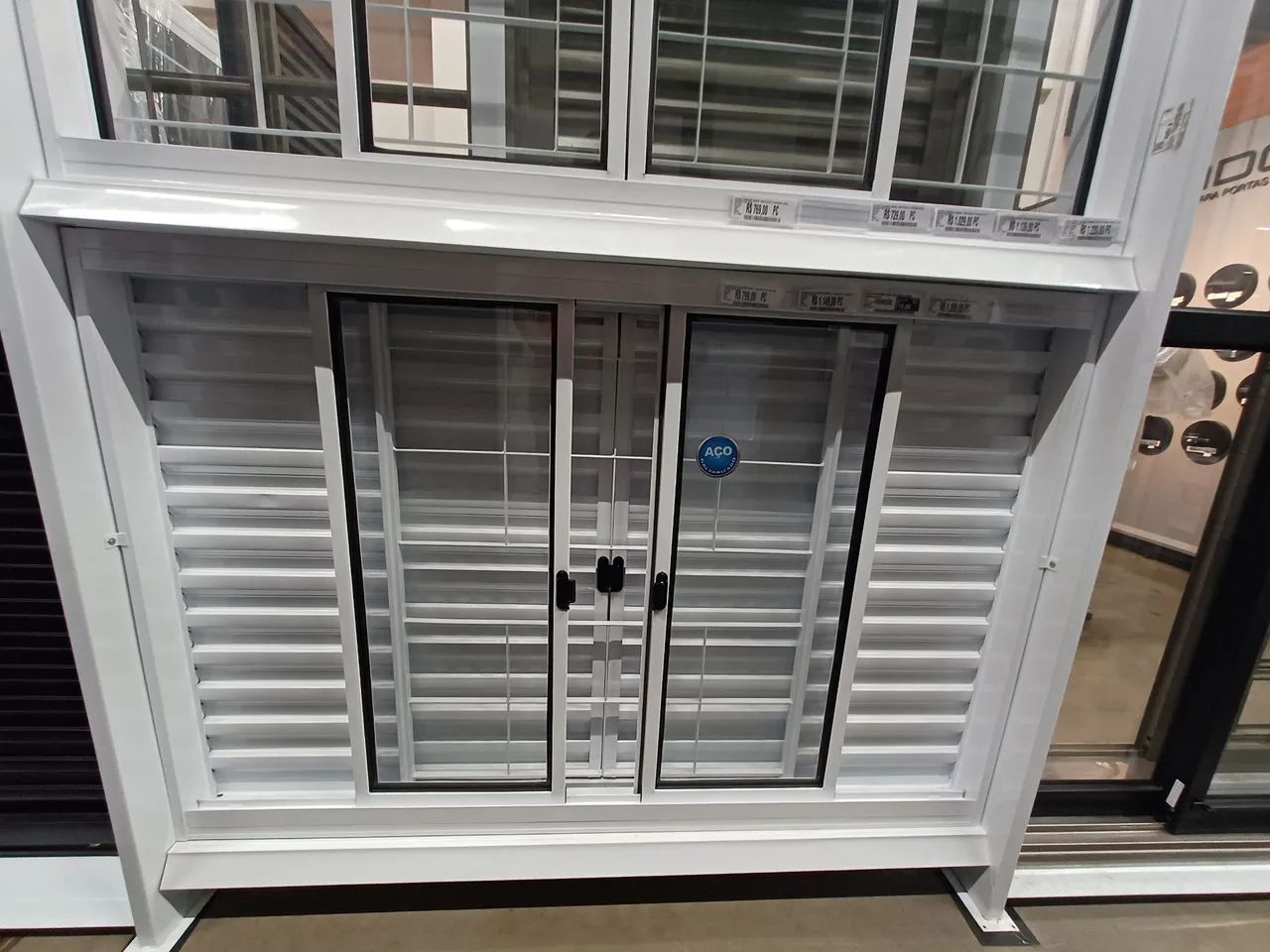 Janela vitro de correr ou veneziana,por apenas R$ 599 preço de Black FRIDAY Sertão Consul  - Foto 3