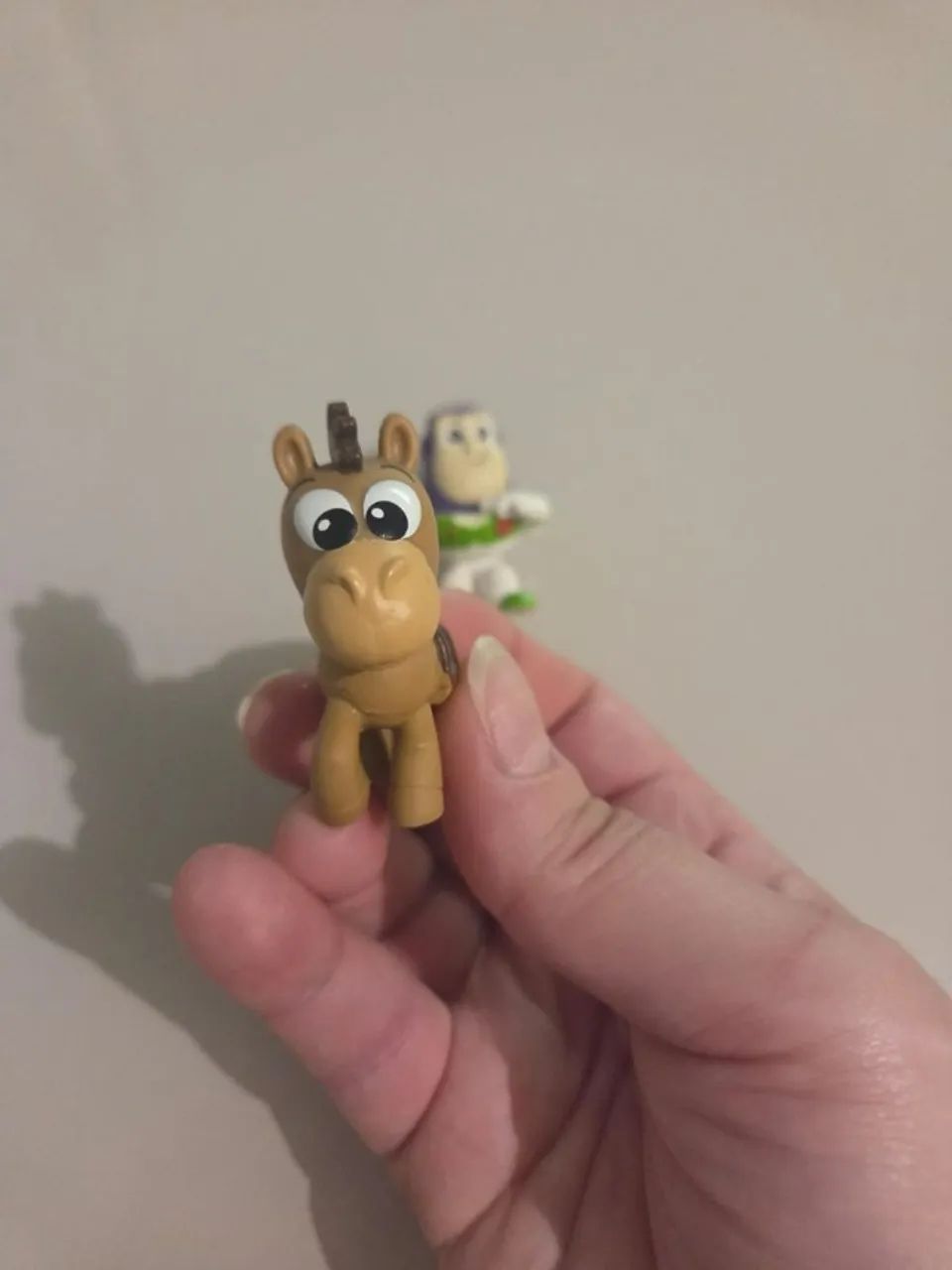 miniaturas disney toy story buzz e bala no alvo - Foto 3