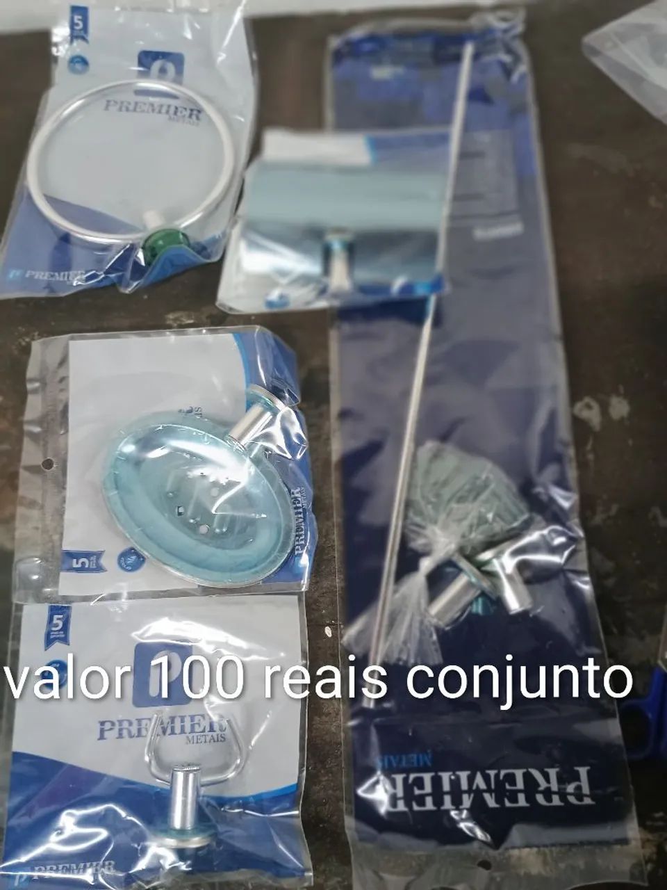Conjunto de banheiro 