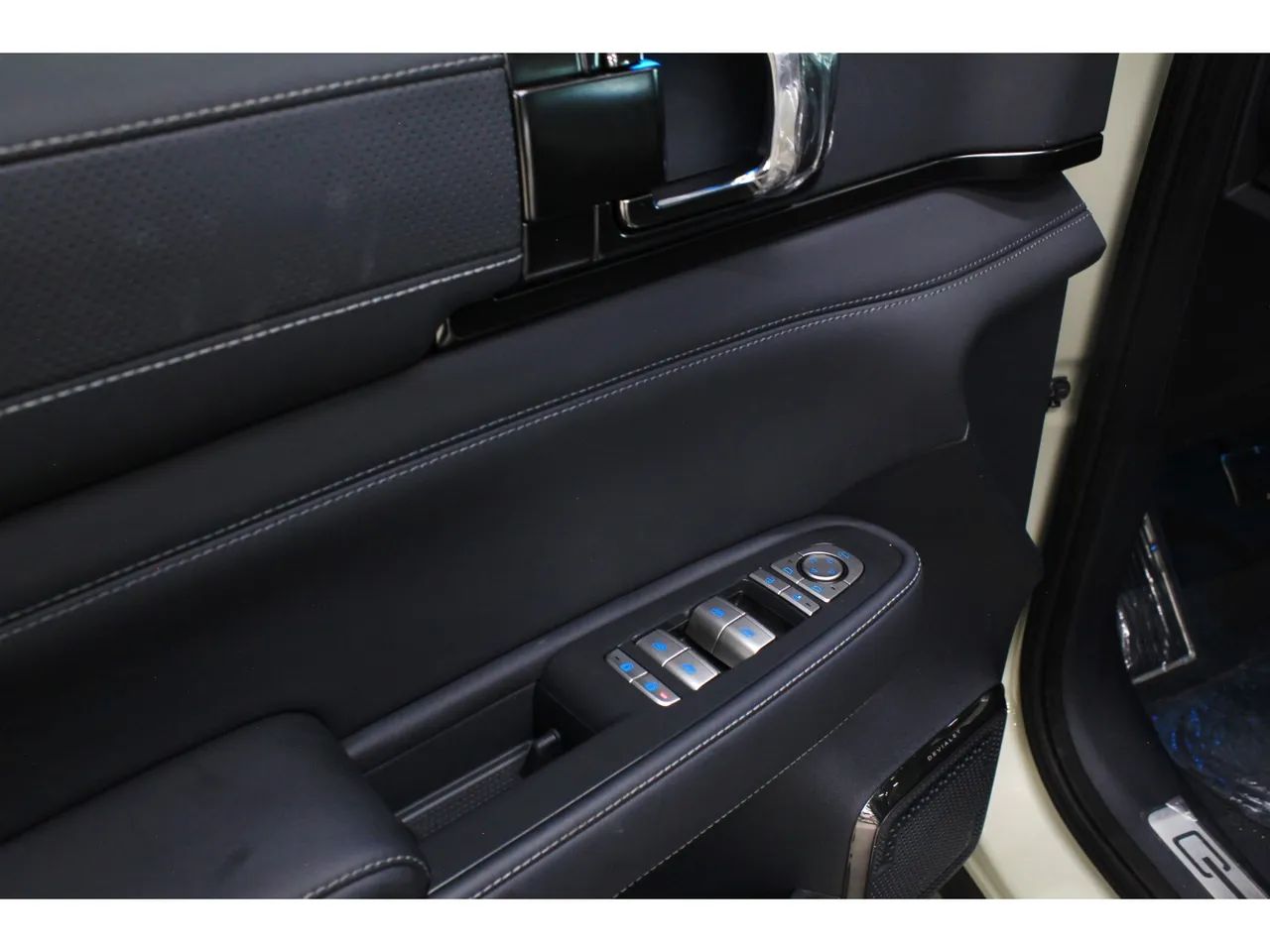 Denza B5 SUV híbrido plug-in, foto 19 de 20