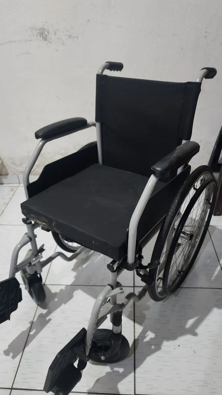 Cadeira de rodas - Foto 3