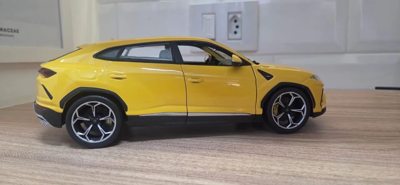 Lamborghini urus 1:20 - Hobbies e coleções - Vila Santa Catarina