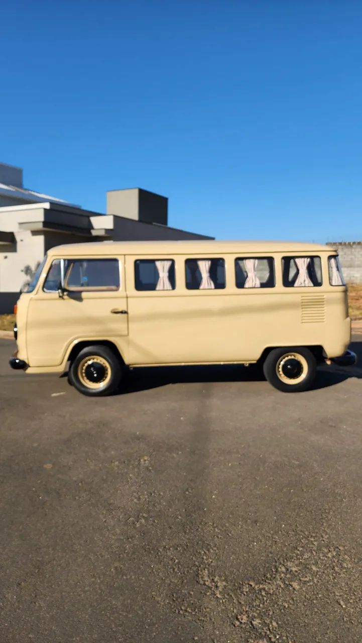 Volkswagen Kombi 1.6 8v Gasolina Mec. 1984